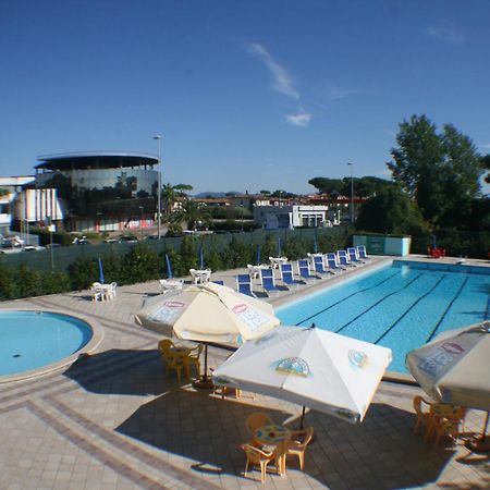 Camping Versilia Mare Hotel Lido di Camaiore Exterior photo