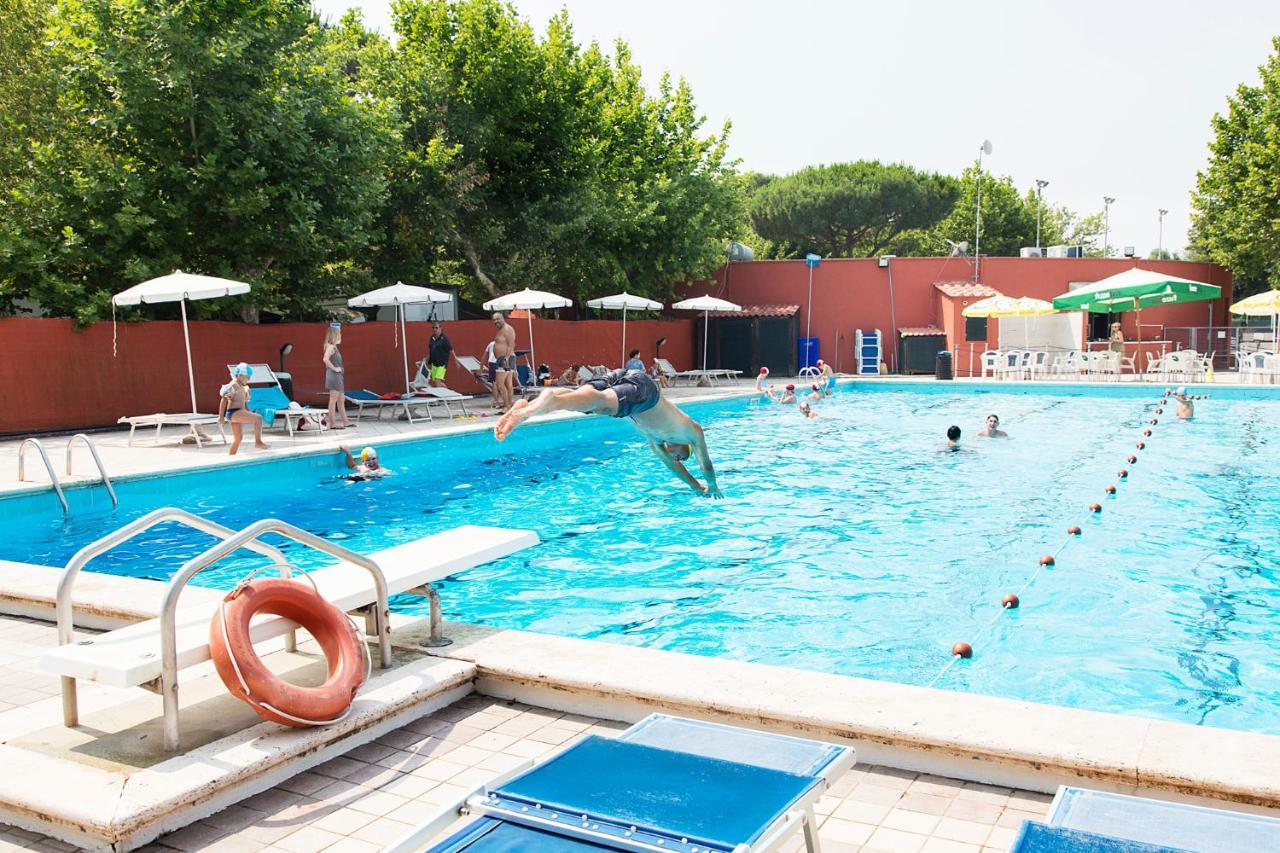 Camping Versilia Mare Hotel Lido di Camaiore Exterior photo